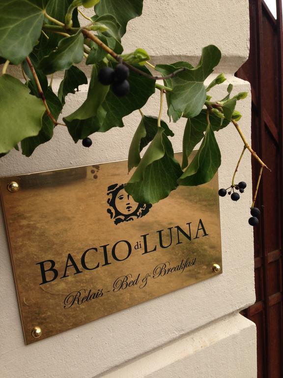 Acomodação com café da manhã  Relais Bacio Di Luna *